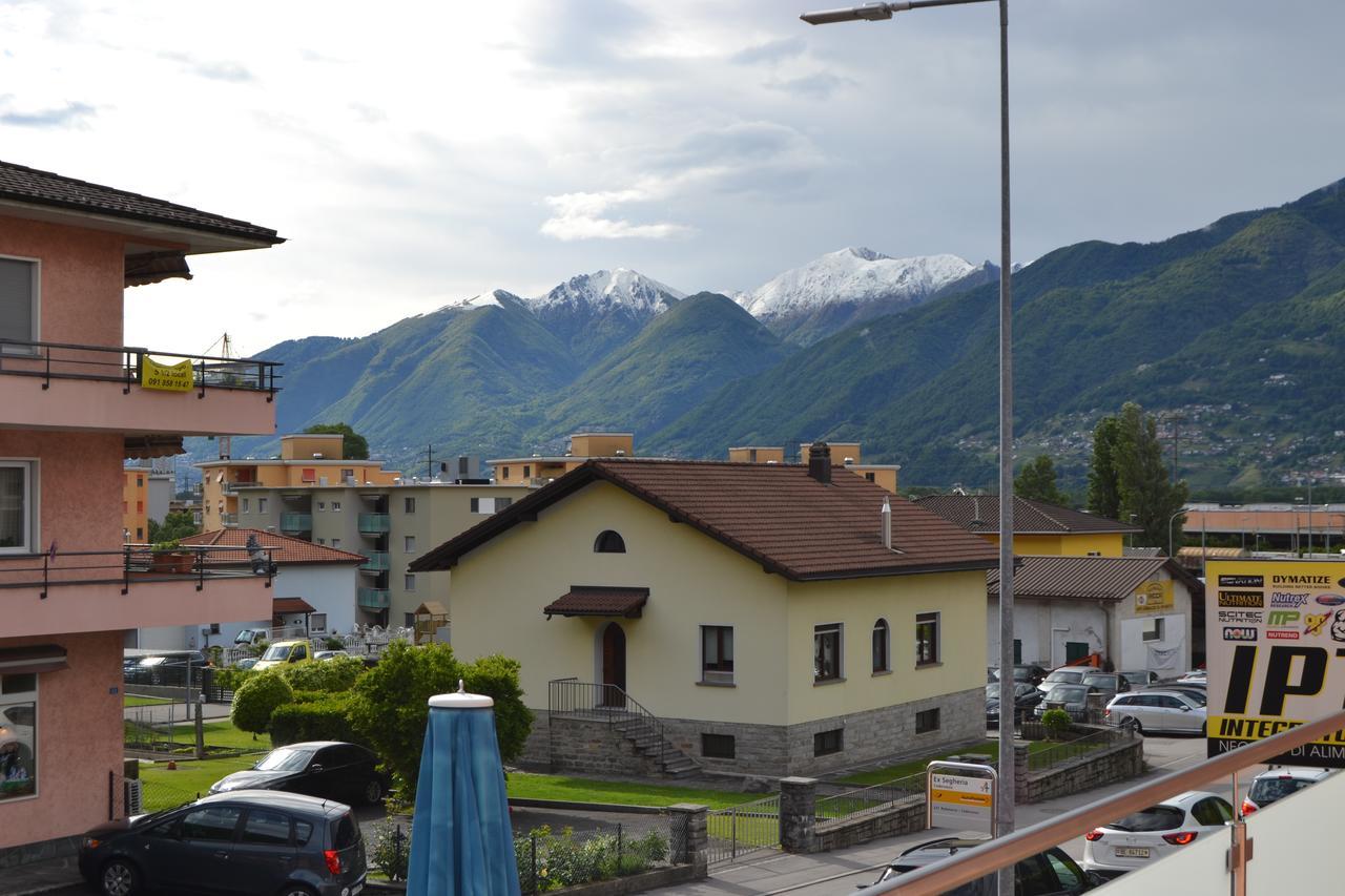 Osteria Centrale Cadenazzo Eksteriør billede